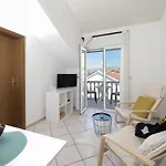 Tija Lägenhet Trogir