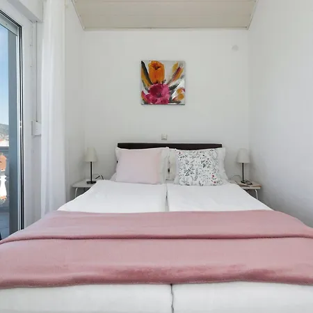 Tija Apartman *